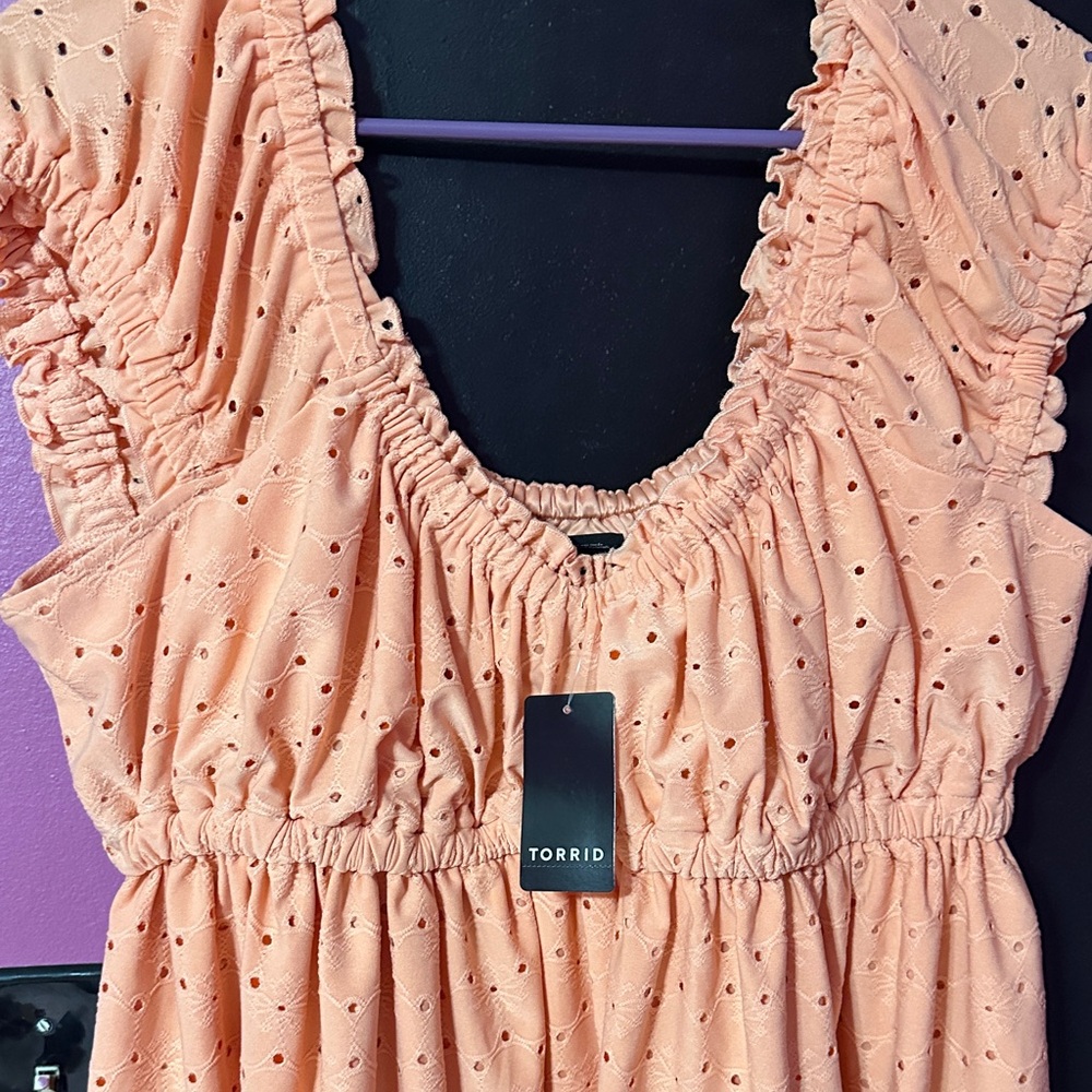 torrid Peach Eyelet Ruffle Peplum Top - Picture 2 of 4